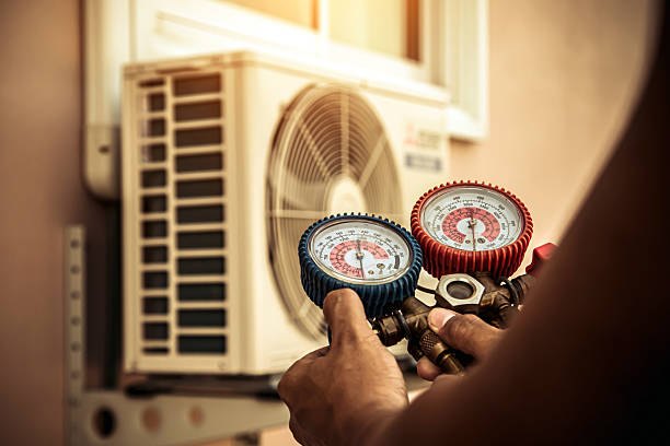 Professional Hvac technician working in White Oak, MS